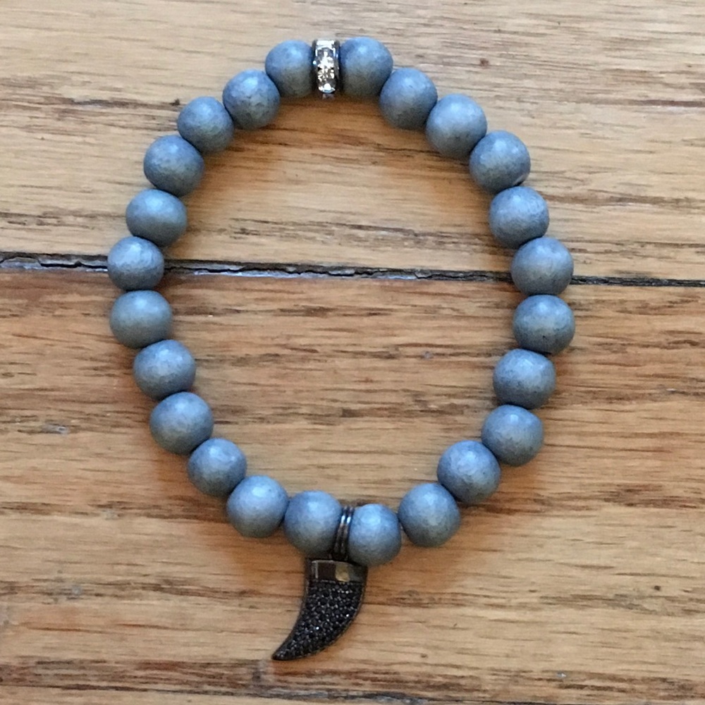 CLEARANCE 🫶 Shop Gift Ideas For Family and Friends - Picture 2 of 5